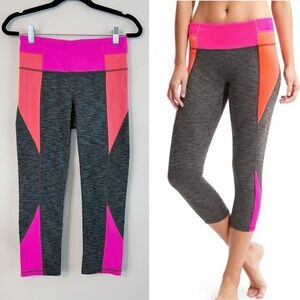 ATHLETA Chaturanga Colorblock Capri Crops Leggings Gray Neon Pink Orange Size XS
